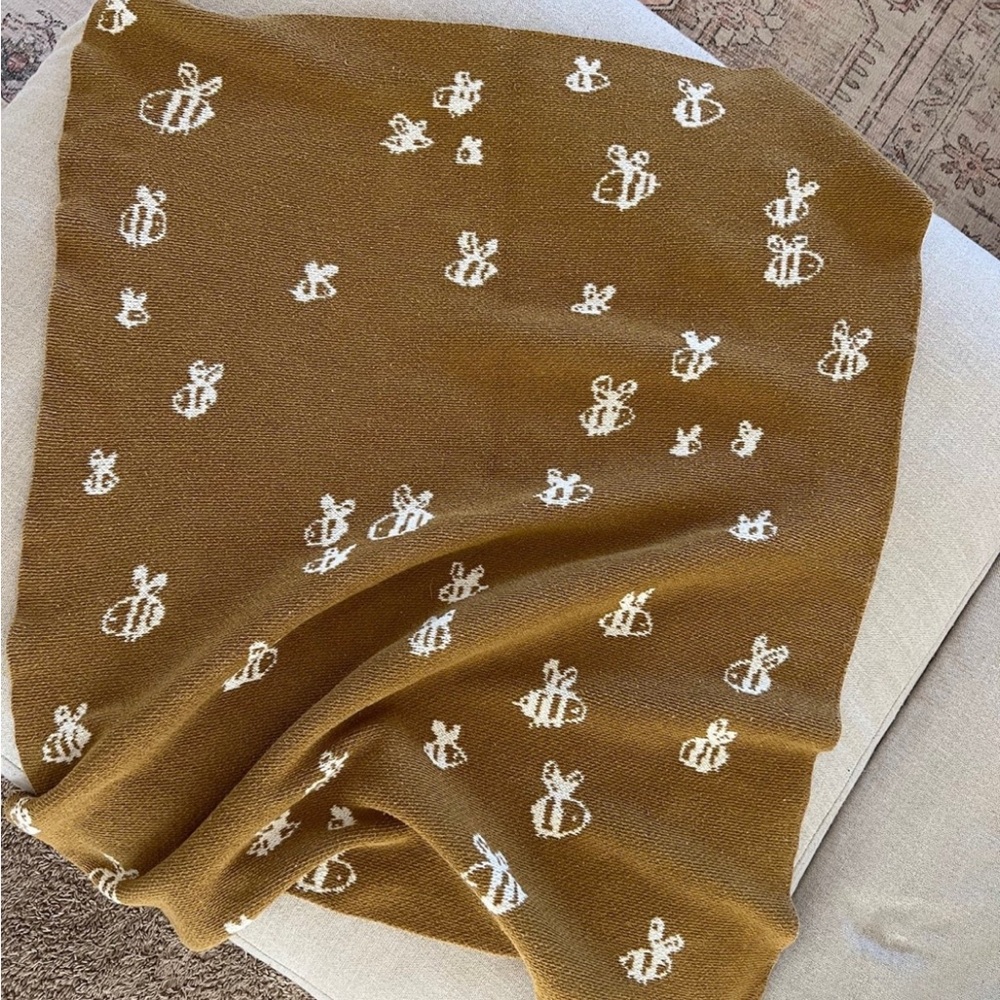 Fin & Vince Bee Blanket